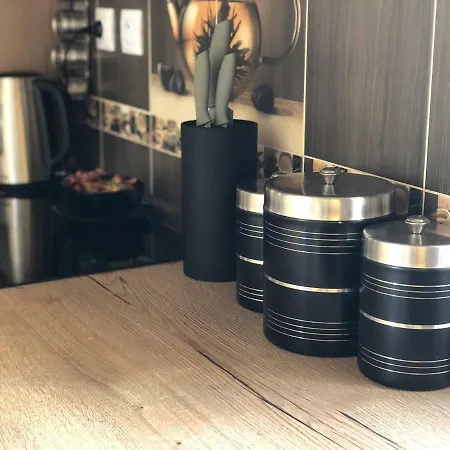 Lili Apartman *